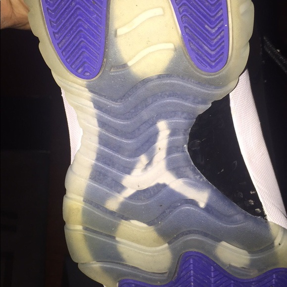 Air Jordan 11s retro space jams main image 5